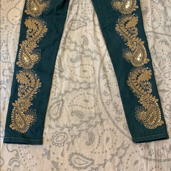 Alice + Olivia Embellished Paisley Skinny Jeans 24 - Picture 5 of 8